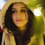 Sargun Kaur Luthra Instagram – Let me play among the stars 🌟 ✨ 𝓗𝓮𝓪𝓿𝓮𝓷.