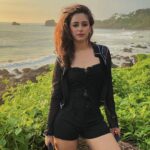 Sargun Kaur Luthra Instagram – Life, so infinite so infinity finite. 
🌊 🌊 Nahi Btana