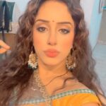 Sargun Kaur Luthra Instagram – Come here bihhh
Lemme give you a hug coz u act like nobody shows you love 🤪👽