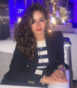 Sargun Kaur Luthra Instagram - I've had to listen just to find you
I'd like for you to let me sing along
Give you a rhythm you'd feel 🎶🎶