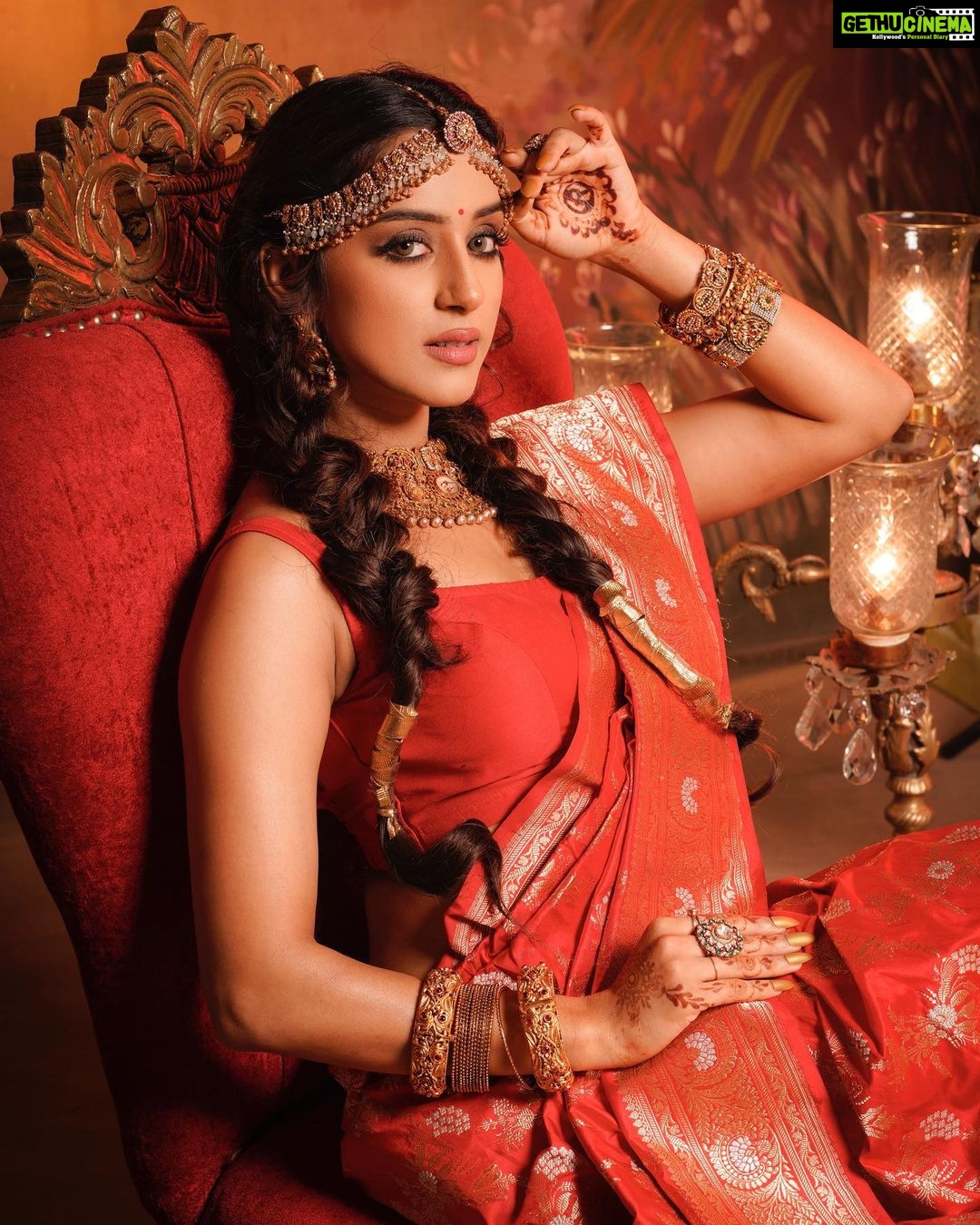 Sargun Kaur Luthra Instagram - NAVRATRI:- DAY 2 featuring @sargun_kaur.luthra as the Modern Indian Goddess where she represents the color RED♥️ . Shoot Concept & Designed By:- @nehaadhvikmahajan @bridalsbynam . 💄MUA , Hair & Styling :- @nehaadhvikmahajan . 🥻Saree :- @kankatala_ . 💍Jewelery :- @pooja_diamond . Makeup :- @maybelline . Managed By :- @allboutcommunication . 🎥:- @abhay_r_kirti #sargunkaurluthra #makeup #ootd #nehaadhvikmahajan #makeupbyme💄 #nammakeovers #bride #to #be #bridal #look #bridalmakeupartist #destinationweddingmakeupartist #weddingmakeup #hair #hairstyling #nammakeovers #bollywood #television #makeupartist #mumbai #traveller #all #over #the #globe