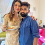 Sauraseni Maitra Instagram - Bhaiphonta ‘22 🌺🌻 #bhai #bhaiphota #bhaidooj #brothersisterlove #bonding #fam