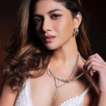 Sauraseni Maitra Instagram - 🤍🤍🤍 📸 @creativostudio #portrait #white #whitelove #bliss
