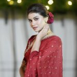 Sauraseni Maitra Instagram - 🌹🌹 #indianwedding #bengaliwedding #bigfatindianwedding #sareelove #sareenotsorry #ethnicwear #reels #reelsinstagram #reelitfeelit
