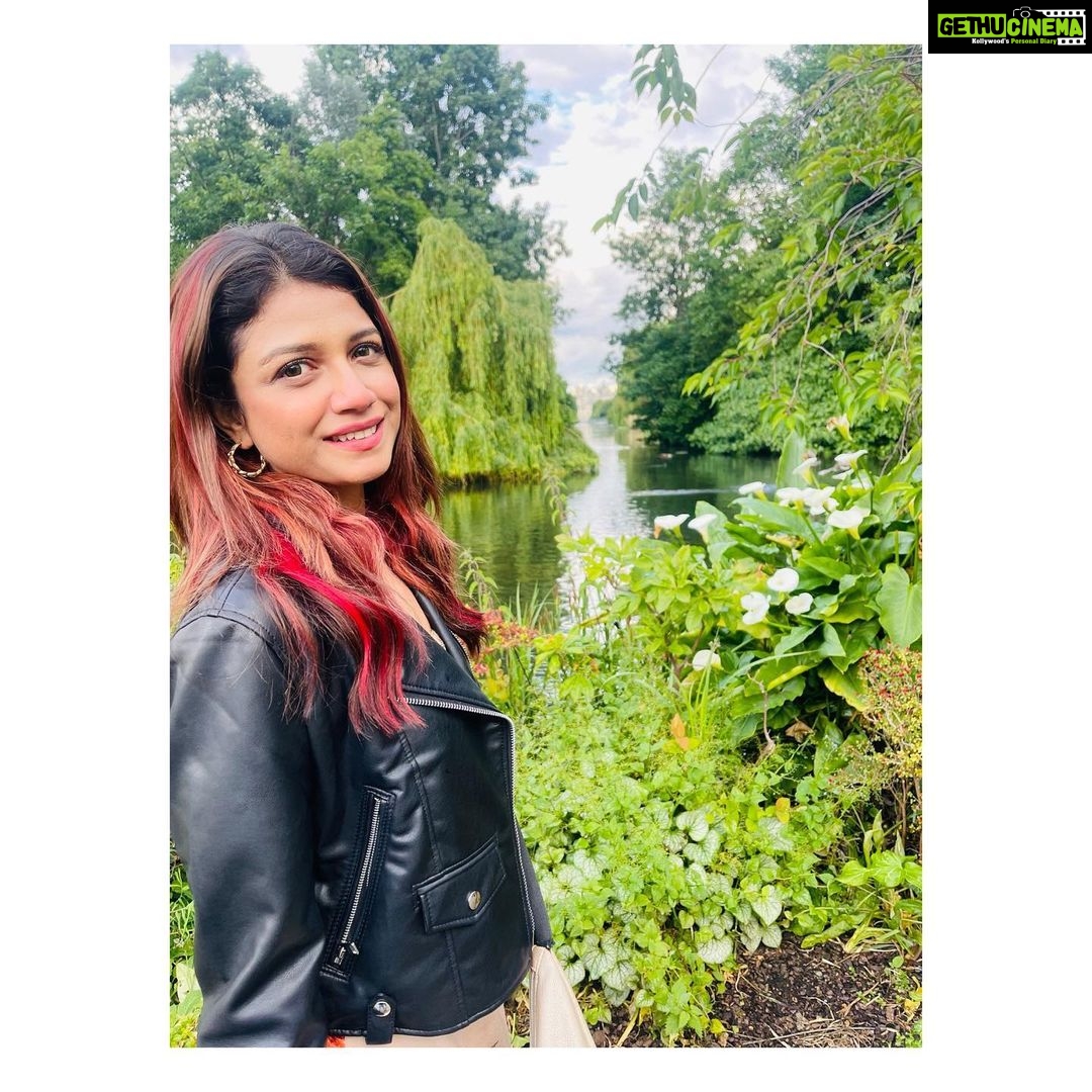 Sauraseni Maitra Instagram - Take me back to Wonderland 💫✨