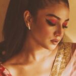 Sauraseni Maitra Instagram - All about the “old world charm” ✨💫 #reels #retro #retroaesthetic #eighties #reelitfeelit #reelsinstagram #igfashion #retrofashion