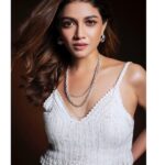Sauraseni Maitra Instagram - 🤍🤍🤍 📸 @creativostudio #portrait #white #whitelove #bliss