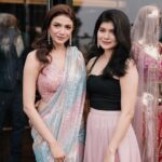Sauraseni Maitra Instagram - Here’s looking back to an evening filled with fun, laughter, love and fashion! ❤️ Thank you @rangoliindia @ranjhindia for making me a part of your extensive journey 🙏🏽 #riwayat #launch #calendarlaunch #calendar2023 #fashioncalendar #eventday #collectionlaunch #bridalcollection #friendsandfamily #rangoliindia #ranjhindia #ethnicwear