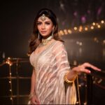 Sauraseni Maitra Instagram - Light check ✅💯✨ #thattimeoftheyear #weddingseason #notyourbride #groomsmaid #friendswedding #shaadiseason #howrahbridge #kolkataskyline