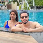 Sayantani Ghosh Instagram - ❤️Our day ... @anugrah0070 . . #happyanniversary #firstanniversary #husbandwife #mrandmrs #togetherforever #together #december #togetherness #pooltime #happiness #joy #trip #loveyou #krabi #thailand #travelgrams #fun #love