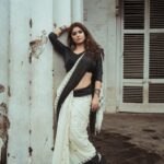 Sayantani Ghosh Instagram - 🖤 तेरे इश्क़ में हुई आवारी मैं .. . . Drop a "🖤" if you like it .... . 📸Shot by @areesz #photooftheday #picoftheday #postoftheday #instagood #instapic #instalove #instaphoto #saree #style #fashiongram #sareelove #sareefashion #sareelovers #sareelover #indianwear #desigirl #instagram #instalikes #instalike ##mood #goodmorning #love #sayantanighosh 🖤