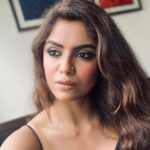 Sayantani Ghosh Instagram - Hey Beautiful 🌹 I write you this letter that begins with I Love You n ends with I Love You n somewhere in the middle is one GoodBye! You once told me You wanted to find Yourself in the world , And I told you First discover the world within you. You once told me You wanted to save The world from all its wars I told you First save yourself . Save yourself from all the wars you put yourself through .. You are Awesome for not giving up ever ! 🌸 Love You.. Love the brave you,the vulnerable you,the strong you,the beautiful you,the goofy you,the silly you,the thin you,the plump you,the imperfect you,the sorted you,the messy you,the overbearing you,the overthinking you,the carefree you,the careless you,the responsible you,the indecisive you,the determined you,the loving you,the woman you have become, the little girl that you will always be .. Love You Always n Forever .. ❤️ Well as they say age is just a no,but hell ya it's officially the last year in my 30's.. and it's a promise to myself that I will make this one of my most memorable journeys so far. Yes I made mistakes yesterday, but yesterday's me is still me. I am who I am today, with all my faults. Tomorrow I might be a tiny bit wiser, and that's me, too. These faults and mistakes are what I am, making up the brightest stars in the constellation of my life. I have come to love myself for who I was, who I am, and who I will be .. Owning My story and Loving Myself through that process is my gift to myself ! Bye Bye 38 ! And hello 39!! 🥰 Happy birthday to me I love you ... 06.09.2022 🥰🌹😍❤️🌹 . #happybirthday #birthday #birthdaygirl #happyday #happy #happybirthdaytome #reeloftheday #reels #réel #reel #reelsinstagram #reelsvideo #trendingreels #trendingsongs #trending #trendingnow #september #virgo #goodmorning #goodvibes #smile #newyorker #lovemylife #loveme #lovemyself #selflove #loveyourself #loveyou #love #sayantanighosh
