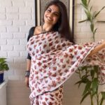 Sayantani Ghosh Instagram - 🌺 My Baharaa Moment ... . . #trendingreels #baharaa #reels #bahara #réel #reel #reelsinstagram #reelsindia #reelitfeelit #reelsviral #reelsinsta #instagramreels #reellife #reeloftheday #reelslovers #trendingsongs #sareelove #sareelovers #sareelover #desigirl #trendingnow #trendalert #trendingnow #love #sayantanighosh ❤️❤️