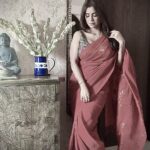 Sayantani Ghosh Instagram - Life is not perfect ..But my saree pleats can be🌹 . . #post #instapost #postoftheday #saree#sareelove #sareefashion #sareelovers #sareelover #instaphoto #instapic #picoftheday #instalove #instalike #instalikes #instagram #instagood #instafashion #desigirl #instalove #goodevening #instamood #mood #monday #mondaymotivation #love #sayantanighosh ❤️