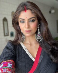 Sayantani Ghosh Instagram - " हज़ारों ख़्वाहिशें ऐसी कि हर ख़्वाहिश पे दम निकले
बहुत निकले मिरे अरमान लेकिन फिर भी कम निकले " 🌹

#ganpati #ganeshchaturthi #festival #indianfestival #festivewear #saree #saree #sareelove #sareelover #sareefashion #sareelovers #sareelove #desigirl #picoftheday #pictureoftheday #postoftheday #instapost #instalikes #instalove #instagood #instalike #love #loveyourself #selflove #birthdaymonth #september #virgo #sayantanighosh ❤️