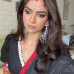 Sayantani Ghosh Instagram - " हज़ारों ख़्वाहिशें ऐसी कि हर ख़्वाहिश पे दम निकले बहुत निकले मिरे अरमान लेकिन फिर भी कम निकले " 🌹 #ganpati #ganeshchaturthi #festival #indianfestival #festivewear #saree #saree #sareelove #sareelover #sareefashion #sareelovers #sareelove #desigirl #picoftheday #pictureoftheday #postoftheday #instapost #instalikes #instalove #instagood #instalike #love #loveyourself #selflove #birthdaymonth #september #virgo #sayantanighosh ❤️