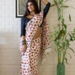 Sayantani Ghosh Instagram - All ready for ganpati celebrations 🌸May Bappa bless us all with peace , happiness and love ❤️ Happy Ganesh Chaturthi 🙏🏼 . . Thank you my bro @ii_rick_ii for such amazing clicks 📸 #ganpati #ganeshchaturthi #celebration #celebrations #festival #indianfestivals #festivals #dressedup #desigirl #saree #sareelove #sareelover #sareelovers #prayers #blessings #happiness #peace #august #love