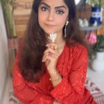 Sayantani Ghosh Instagram - 🌸আমি বাঙালি .... . #fun #bengali #reels #reelitfeelit #reelsvideo #réel #reelsindia #reel #trendingreels #trending #trendingaudio #trendingnow #funny #funnyvideos #funnyreels #instagood #instagram #instamood #mood #reeloftheday #instalike #instadaily #instalikes #instalife #friday #instalove #love #sayantanighosh ❤️