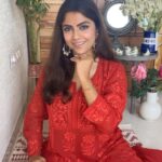 Sayantani Ghosh Instagram - 🌹प्यार हुआ चुपके से.... Happy start to February ❤️ Choreographed by me @sayantanighosh0609 😍🤷‍♀️ . @subhechhamusic this is pure love ❤️ @dancewithshristy inspired by you ❤️ . #february #dance #reels #reelsinstagram #réel #reelsvideo #reelkarofeelkaro #reelsindia #dancelife #dancereels #dancelove #lovedance #lovesongs #lovedancing #love #desigirl #reeloftheday #instagood #mood #reelit #trending #instamood #instalike #instalove #instalovers #instalikes #dancelove #sayantanighosh ❤️