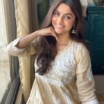 Sayantani Ghosh Instagram - 🌷हौले हौले ... . #dance #dancereels #trendingreels #trending #trendingsongs #trendingaudio #reels #réel #reelsvideo #reelkarofeelkaro #reelindia #reelkarofeelkaro #reelit #dancevideo #dancelover #dancelove #reelsinsta #reelslovers #reelslove #instalike #instalikes #instalove #love #lovedance #dancereels #happyrepublicday #sayantanighosh ❤️