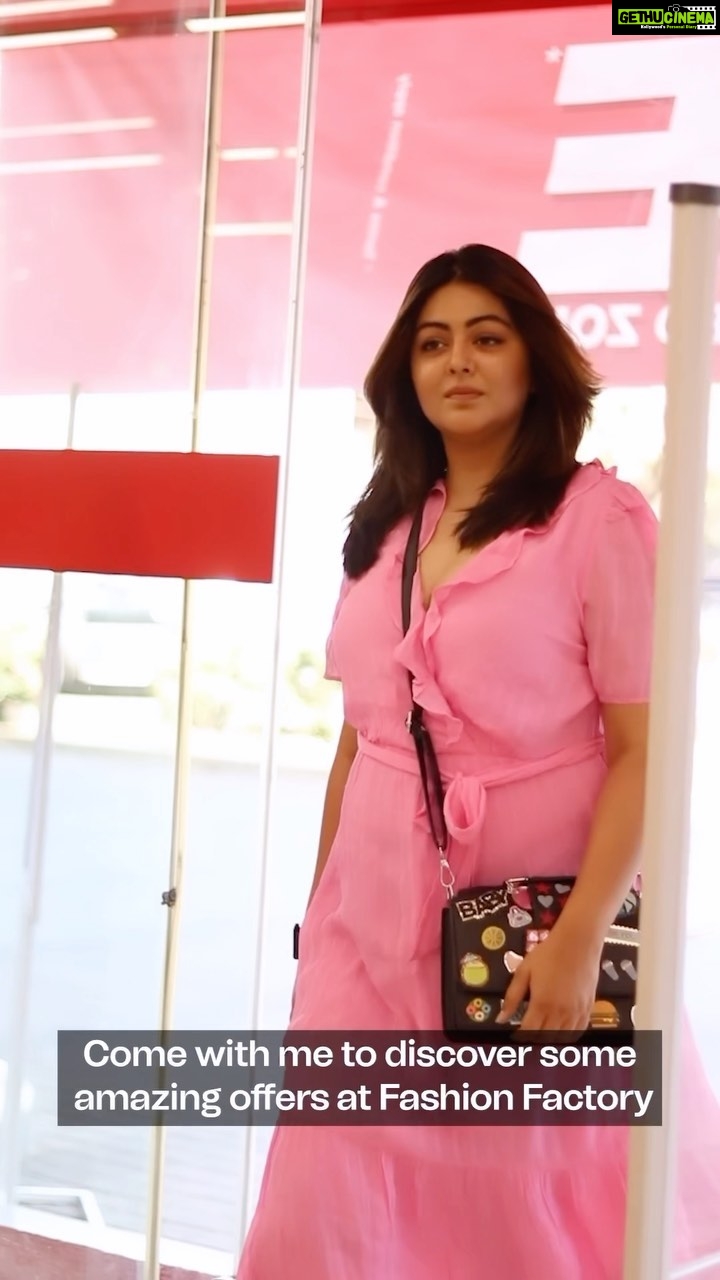 Shafaq Naaz Instagram - Don’t miss out on wearing your favourite brand to your Valentine’s day date. Dress your best with a Up to 70% off only at Fashion Factory. . . #FashionFactory #FallInLoveWithFF #ValentinesOutfit #BestBrands #Fashion365Days #Discount #Offers #Apparels #Footwear #Bags #WomensWear #WesternWear #Fashion #WomensFashion #ShopNow