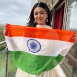 Shafaq Naaz Instagram - Lets not be Saffron, lets not be Green, lets pledge to be WHITE this 75th year of Independence and stand for peace and unity. Azaadi mubarak ho mere desh! . #75thindependenceday #harghartiranga #happyindependenceday #india