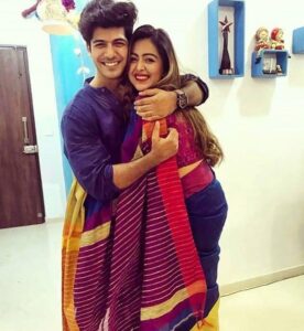 Shafaq Naaz Instagram - phir se tujhe gale laga sako bas us he din ka Roz intezar krti hoon♥️
(Sabar)