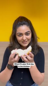 Shafaq Naaz Instagram - Badi badi baatein vada pao khake 😂
#vadawowwowvadawowwowvadawow 😂😂