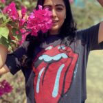 Shafaq Naaz Instagram – फ़ूल बने फूल ॥
.
.
#saturdayvibes#shafaq#shafaqnaaz
