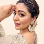 Shafaq Naaz Instagram – Okay promise one Last picture in this look🌸🌸
