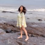 Shafaq Naaz Instagram - Instagram is a new Spotify( without ads) Everyday you explore new songs, And this song is really good actually🤍