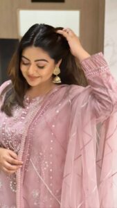 Shafaq Naaz Instagram - Just updating 🐣
.
.

Outfit- @bibhaboutique 
.
Pr - @greenlight__media