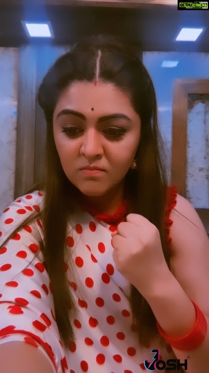 Shafaq Naaz Instagram - Ye sal bhi bach gayi🤟🏻 . . @josh.punjabi @officialjoshapp