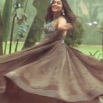 Shafaq Naaz Instagram - Dreamgirl🤎🤎🤎🤎 . . Videographer - @suraj_yadav06 Editing by - me Makeup & Hair - @jidnyasa_makeup Outfit - @kamli_traditional Location - @dellaadventureandresorts X @jimmy_mistry Team - @greenlight__media Della Adventure & Resorts