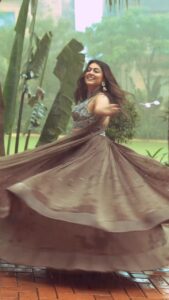 Shafaq Naaz Instagram - Dreamgirl🤎🤎🤎🤎
.
.

Videographer - @suraj_yadav06 
Editing by - me 
Makeup & Hair - @jidnyasa_makeup 
Outfit - @kamli_traditional 
Location - @dellaadventureandresorts X @jimmy_mistry 
Team - @greenlight__media