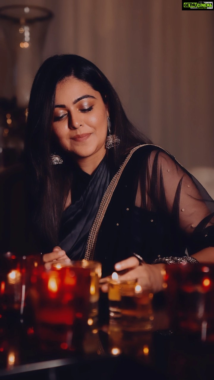 Shafaq Naaz Instagram - Happy Diwali 🪔 . . 📸 @surajpictures06 @greenlight__media Edit by - me