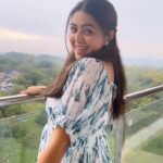 Shafaq Naaz Instagram - Okay this was a fun reel😁 (bahut mehnat lagi hai honestly) Do you guys think should make more videos like this? Let me know in the comment section😌🤌🏼