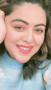 Shafaq Naaz Instagram - Mere jaise lakhon toh nhi milege 🐣🥶