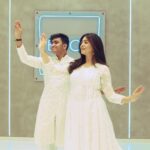 Shafaq Naaz Instagram – Happiness is dancing on your favourite song🫶🏻✨
This song is so soo beautiful I don’t know how people are not aware. 
Tell me in comment section if you guys have heard this song before??if not then, You should listen to this song like HIGHTIME ♥️
.
.
Choreographed by @niraj_patel_06 ♥️
Location – @byou.in 
Shot by – @framesbymayur 
Edit by – me🫶🏻
Managed by @greenlight_ media