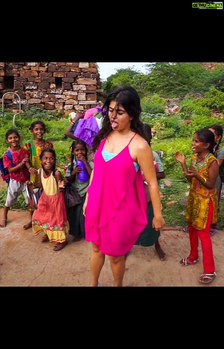 Shenaz Treasurywala Instagram - For me, the best way to get out of a grumpy mood is to hangout with kids. Best anti-depressant in the world ❤️💪🏾 Have you ever tried it? This was in Andhra Pradesh when I got lost. I just stopped the car, got out for a breather and ran into these kids. Rejuvenated me!!! #travelwithshenaz #Smilewithshenaz #roadtrips #getaways #traveldiaries #andhrapradesh #gandikota #unseenindia #aptourism #grandcanyonofindia