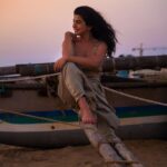 Shenaz Treasurywala Instagram - Let’s pray the cyclone passes us without any damage and takes the virus 🦠 with it. What’s it like in your area right now?? Talk to me! #cyclonenisarga #2020challenge #mumbai2020 #staysafe Mumbai, Maharashtra