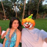 Shenaz Treasurywala Instagram - Do you think we should get back together after the breakup ? Or should we fall in love with whats coming and start a new relationship? Whats your choice? Right now we are breaking up with our Pre Covid life and its as hard as a relationship break up. In every break up we go through 5 stages of Grief. Yes the discomfort we are feeling right now is Break Up pain. #travelwithshenaz #breakup #breakupsongs #afterbreakup #breakupssuck #feelings #brokensouls