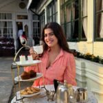 Shenaz Treasurywala Instagram - I’m in Darjeeling ☕️ and then heading to Sikkim. Suggestions pleaeeee. What do I eat? Who do I meet? Where should I go? Where are all my north east people at? :)) Location @elgindarjeeling #incredibleindia #darjeeling #tea #londonlife #northeastindia #travelgram