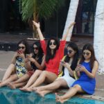 Shenaz Treasurywala Instagram – Which friends do you think of as soon as you see these pictures? 😂 Want to connect but offline? !!! Flashback to when we could meet our friends but they looked at their phones more than at us :) Will this change when we meet post covid???? #travelwithshenaz #precovid19 #connections Mumbai, Maharashtra