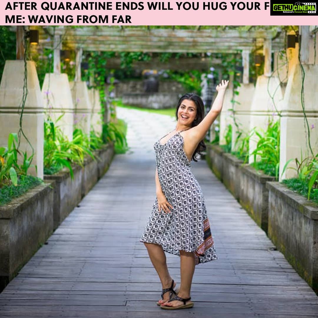 Shenaz Treasurywala Instagram - Tell me, who do you want to hug right now but can’t??? When do you think it will be safe to hug our friends and family? I’m dying to squeeze my mom, dad, nephew and all my friends! I’m such a hugger. I even hug trees 🌳 😂 I guess they are the only ones safe to hug after quarantine ends. Is it ending? 🤔 #travelwithshenaz #coronavirus #covid19 #lockdown2020 #quarantine #quarantinelifestyle