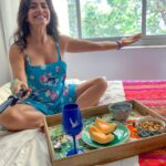 Shenaz Treasurywala Instagram - What are you eating and drinking in lockdown? What’s on your room-service menu today? While I do miss the endless luxury and pampering that comes with the hotel room, for now room service in my own bed will have to do. I brought myself room service today. And then decided to use my balcony to get a tan. #GreyGooseLife #LiveVictoriously #travelwithshenaz Shot on @goproindia Mumbai, Maharashtra