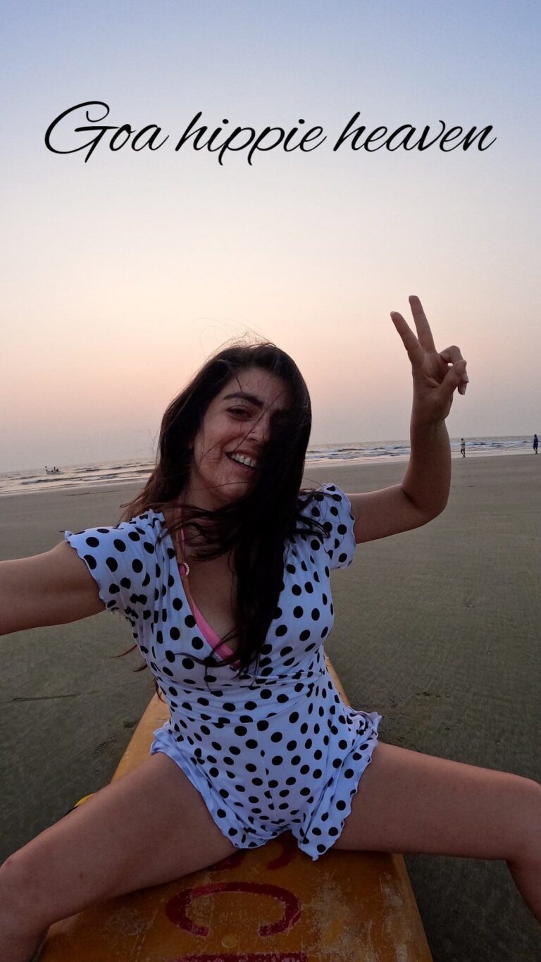 Shenaz Treasurywala Instagram - I’ve always been a little hippie at heart -but a hippie who likes nice restaurants, glamorous hotels and good bathrooms ;) hahaha What’s your Goa Vibe? Is it Arambol Hippie Vibe? Assagaon Restaurant Vibe? Candolim or Baga Party Vibe? Anjuna and Wagator Psy trance vibe? Or sun and surf 🏄‍♀️ Morjim Ashwem beach vibe? What is your ideal Goa holiday? Would you like to live like a hippie in Goa? #hippie #hippiestyle #goa #india #heaven Goa, India