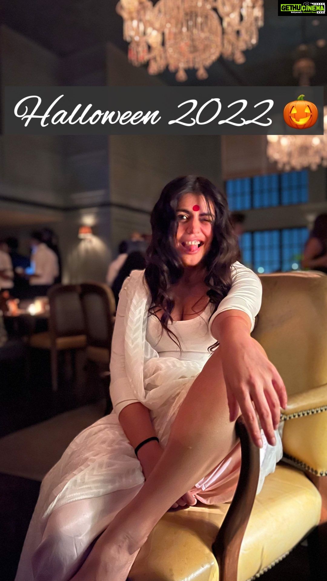 Shenaz Treasurywala Instagram - Leave a ❤️ if you enjoyed my Halloween stories. And pls tell me - Who was your favourite character? Do you enjoy dressing up or watching people dress up? And can anyone tell me why Halloween is celebrated? :)) Gangubai is waiting for your answers 🎃🍷 Happy Halloween 👻 #halloween2022 #halloweenparty #shenaztreasury #travelromancesmiles #halloweenmakeup
