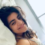 Shenaz Treasurywala Instagram - I’m feeling so so emotional to leave my apartment, been here 5 years! The apartment has been the only grounding in my life while I’ve traveled around the world and india - this is what I came back to. I’ve had many highs and lows in this apartment. It’s been lucky for me as I started my journey as a travel creator from here. Its been through breakups and new romances and it’s is so much part of my history! I even spent Covid locked up in this apartment! But This post is to remind myself that the end of every chapter is the beginning of a new one. When I moved here it was quiet and I used to wake up to birds but 5 years later I am waking up to horns which is just unacceptable. At first I was shocked at my landladies for asking me to leave in the middle of the lease without any explanation but now I feel that if I hadn’t got the notice from my landlord- I would have stretched it and stayed on. And I do want to live somewhere peaceful where I wake up to birds and not horns. I don’t know where that is yet. But for now everything is going into storage. And I am Moving On!!! As for the in-between - thank God for my parents- will crash w them for sometime. Bandra, Mumbai