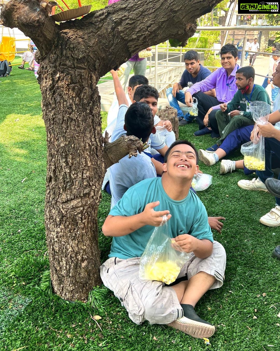 Shenaz Treasurywala Instagram - I pledge to stand for a tomorrow that is inclusive — where dignity, diversity and acceptance co-exist. 1 in every 50 Indians have Intellectual Disability (ID). Very often children with disabilities are asked to leave parks, cinemas, common areas. This is so heartbreaking ❤️🩹 We need to be kind and include them in society! #inclusion #thejaivakeelfoundation #moonray #choosetoinclude @tinakbajaj xx Mumbai, Maharashtra